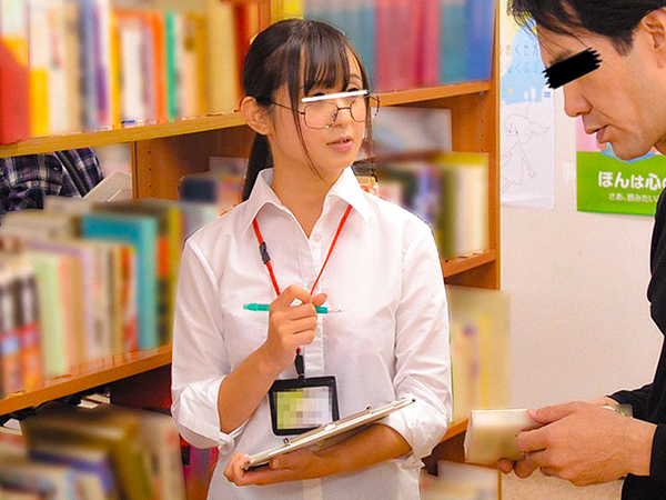 【素人強姦】清楚系メガネ美女が図書館で性欲旺盛な男に凌辱！ギンギンチンポをオマンコに擦られ大量潮吹き…大量中出し！